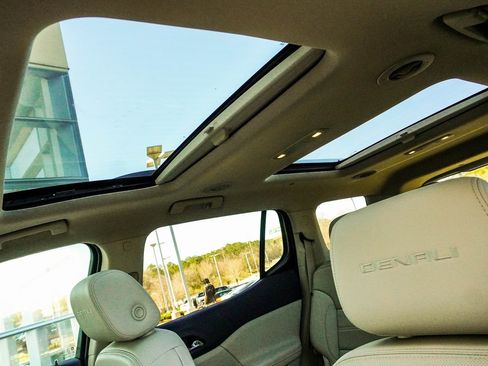 Used 2023 GMC Acadia Denali w/ Denali Ultimate Package image 41