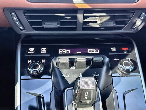 Used 2025 Porsche 911 Carrera image 24