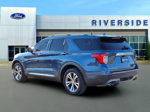 Used 2020 Ford Explorer Platinum w/ Premium Technology Package image 4