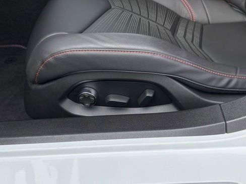 Used 2023 Chevrolet Corvette Stingray Premium Cpe image 16