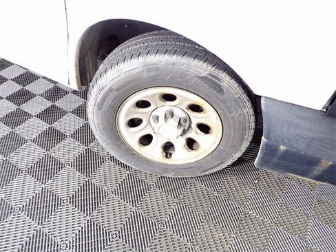 Used 2009 Chevrolet Express 1500 image 23