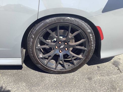 Used 2017 Dodge Charger R/T RWD image 8