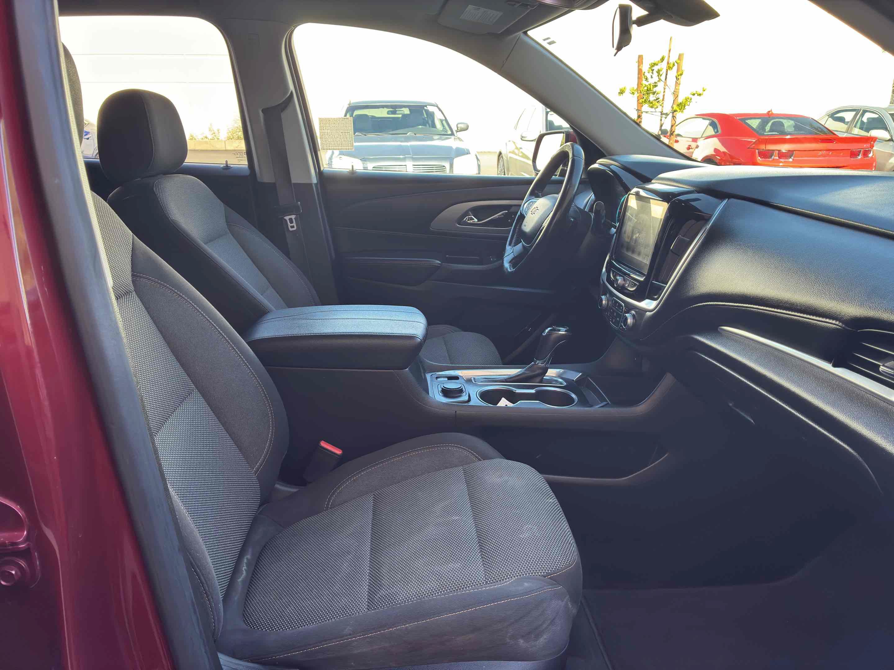 Used 2019 Chevrolet Traverse LT FWD image 41