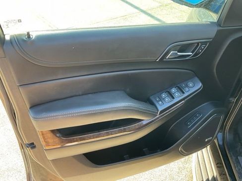 Used 2019 Chevrolet Suburban LT image 26