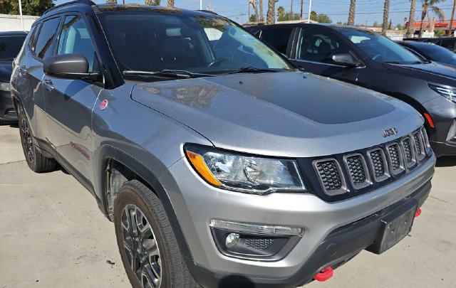Used 2019 Jeep Compass Trailhawk AWD/4WD image 3
