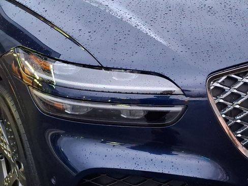 Used 2023 Genesis GV70 2.5T w/ Sport Prestige Package image 9