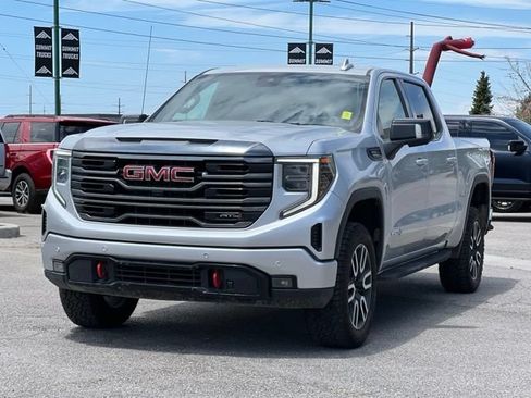 Used 2022 GMC Sierra 1500 AT4 w/ AT4 Premium Package AWD/4WD image 3