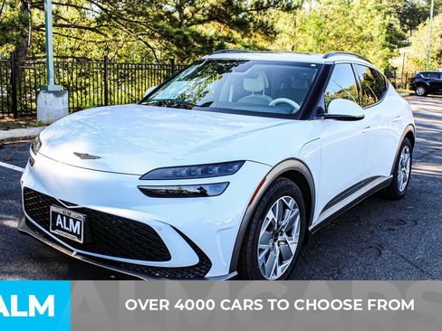 Used 2025 Genesis GV60 RWD image 3