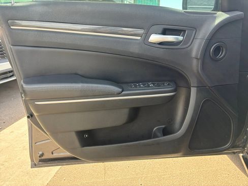 Used 2018 Chrysler 300 Touring w/ Sport Appearance Package image 15