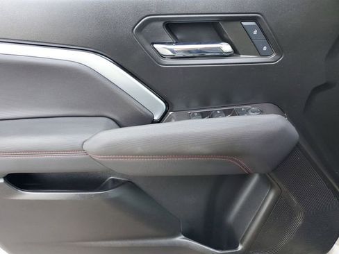 Used 2024 Chevrolet Colorado Z71 image 17