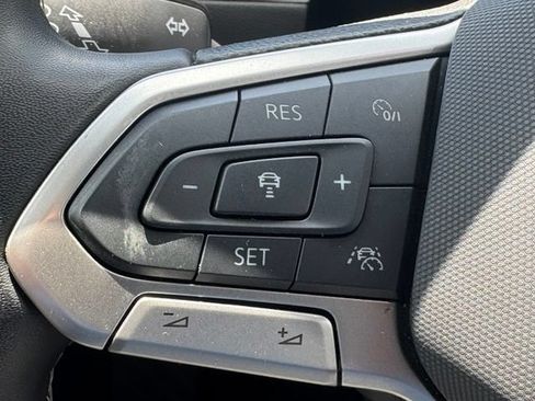 Used 2024 Volkswagen Tiguan SE AWD/4WD image 14