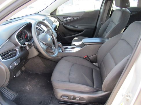 Used 2020 Chevrolet Malibu LT image 8