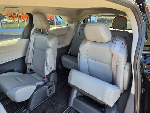 Used 2024 Toyota Sienna XLE w/ XLE Plus Package AWD/4WD image 23