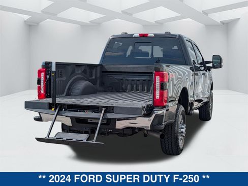 Certified 2024 Ford F250 Lariat w/ FX4 Off-Road Package AWD/4WD image 14