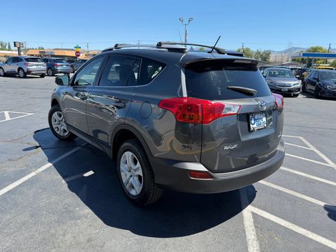 Used 2013 Toyota RAV4 LE AWD/4WD image 5
