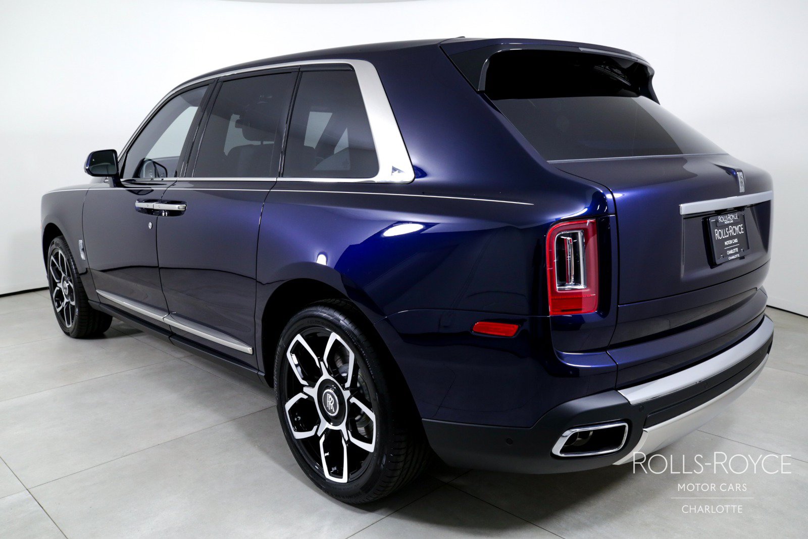 Certified 2024 Rolls-Royce Cullinan AWD/4WD image 8