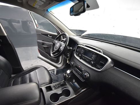 Used 2016 Kia Sorento EX image 18