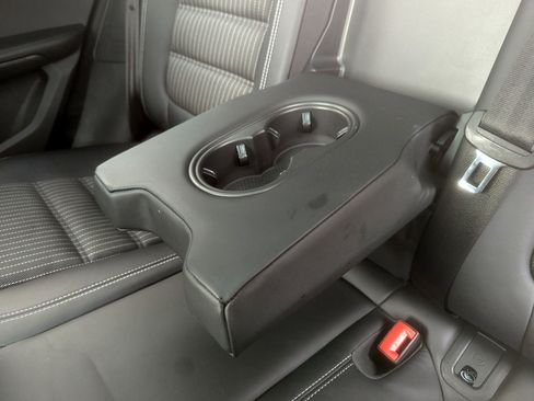 Used 2023 Porsche Macan image 40