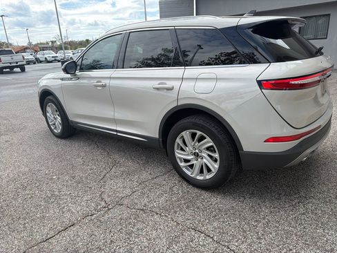 Used 2022 Lincoln Corsair FWD image 3