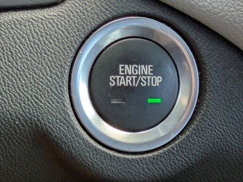 Used 2023 Chevrolet Equinox LS image 30