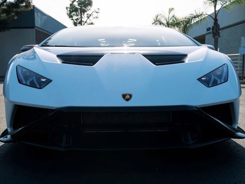 Used 2022 Lamborghini Huracan STO RWD image 5