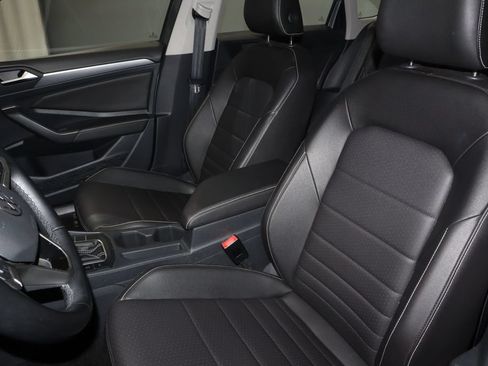 Used 2024 Volkswagen Jetta SE FWD image 25