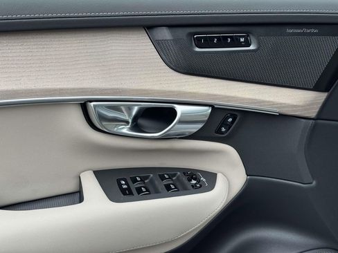 New 2026 Volvo XC90 T8 Plus w/ Protection Package Premier image 16