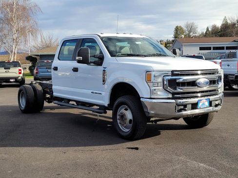 Used 2022 Ford F350 XL w/ Power Equipment Group image 3