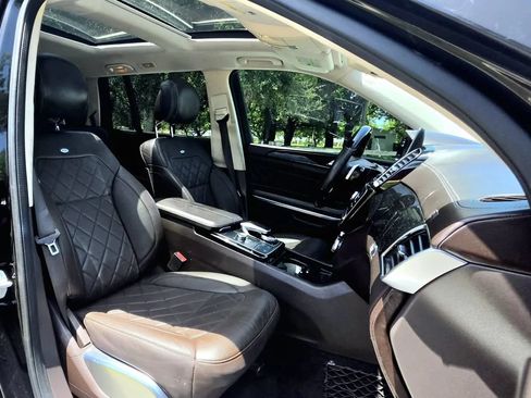 Used 2017 Mercedes-Benz GLS 550 4MATIC image 6