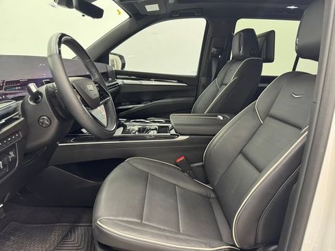 Used 2025 Cadillac Escalade Sport w/ Touring Package AWD/4WD image 19