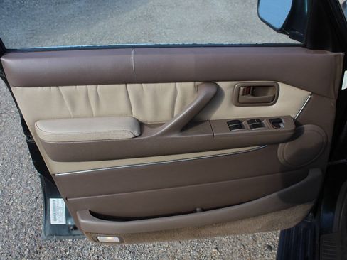 Used 1996 Toyota Land Cruiser AWD/4WD image 10