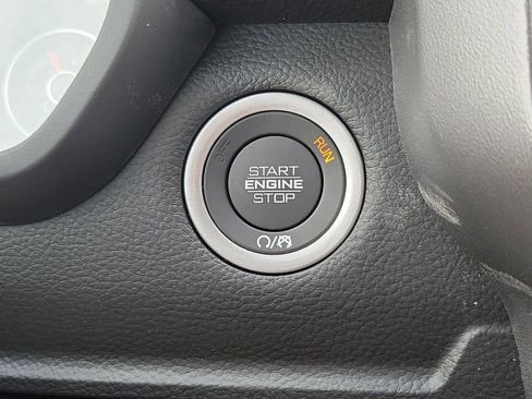 New 2026 RAM 1500 4x4 Crew Cab image 24