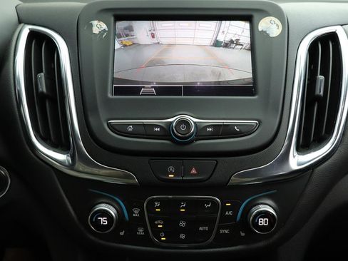 Used 2024 Chevrolet Equinox LT image 32