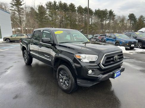 Used 2020 Toyota Tacoma SR5 image 3