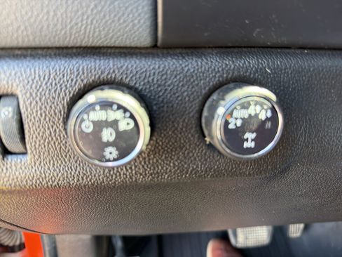 Used 2019 Chevrolet Colorado Z71 AWD/4WD image 14