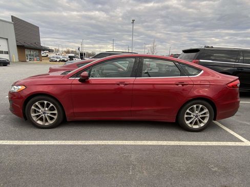 Used 2020 Ford Fusion SE image 4