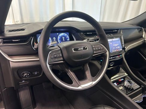 New 2026 Jeep Grand Cherokee Limited AWD/4WD image 2
