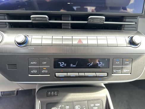 New 2026 Hyundai Kona SEL Premium image 18