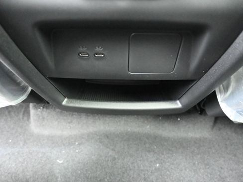 New 2026 Chevrolet Traverse LT w/ Sun and Wheel Package FWD image 24