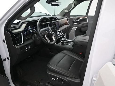 Used 2024 GMC Sierra 1500 Denali w/ Technology Package AWD/4WD image 6