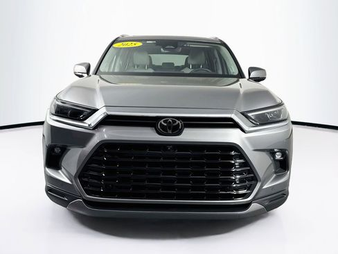 Used 2025 Toyota Grand Highlander AWD Hybrid image 2