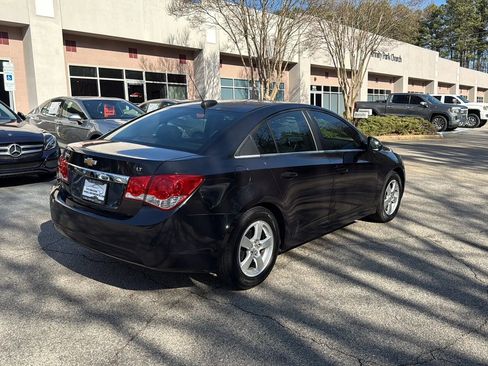 Used 2016 Chevrolet Cruze LT w/ Technology Package image 5