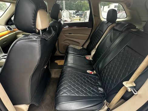 Used 2011 Jeep Grand Cherokee Overland AWD/4WD image 23