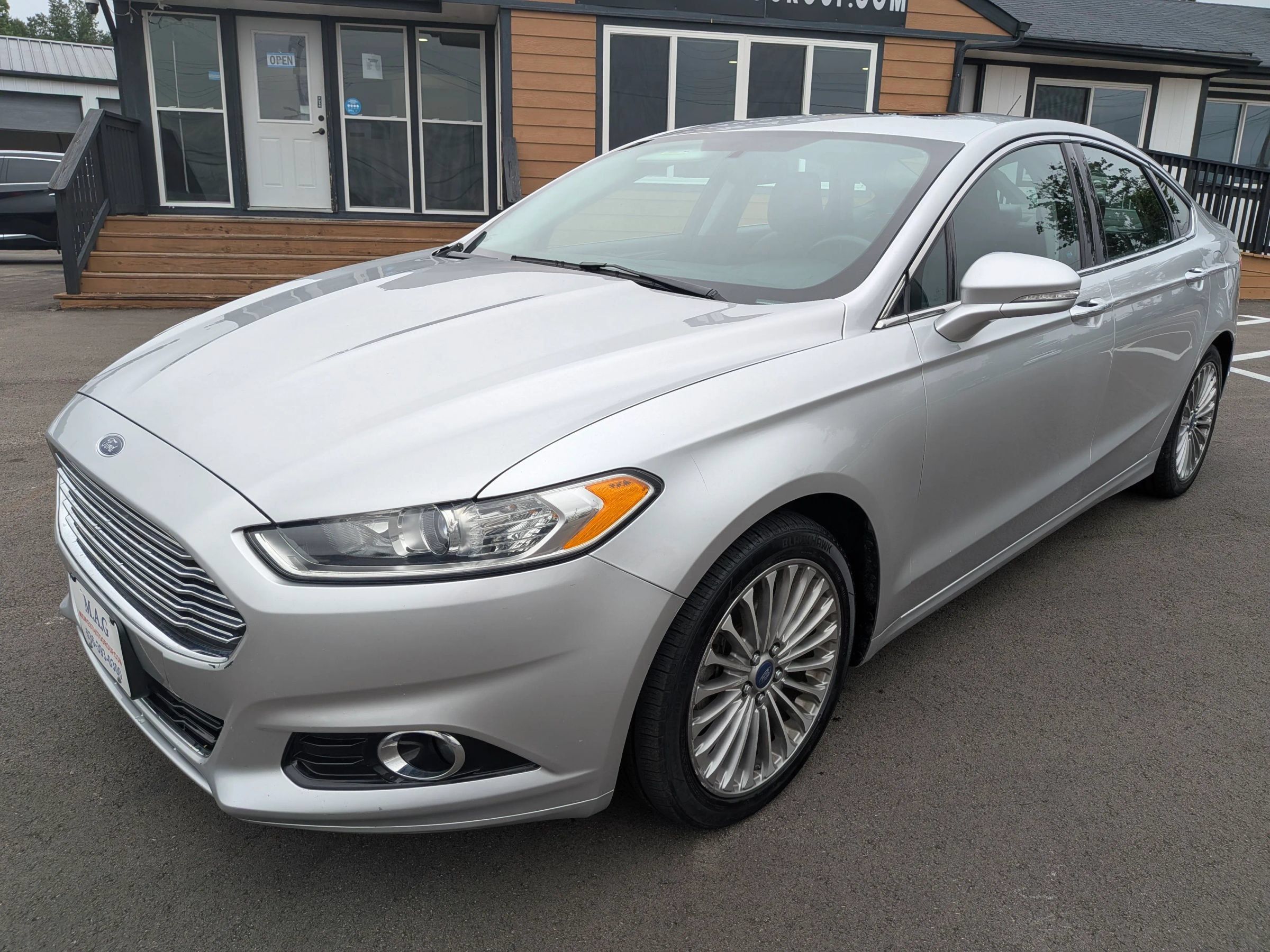 Used 2015 Ford Fusion Titanium FWD image 2