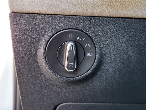 Certified 2025 Volkswagen Taos SEL w/ Black Wheel Plus Package image 26