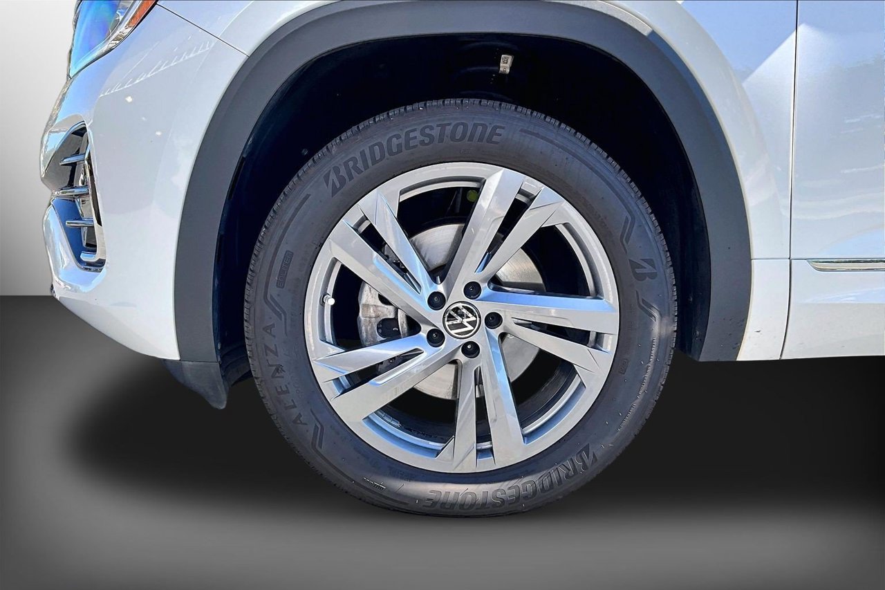 Used 2024 Volkswagen Atlas Cross Sport SEL R-Line AWD/4WD image 33