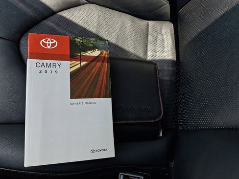 Used 2019 Toyota Camry XSE FWD image 26