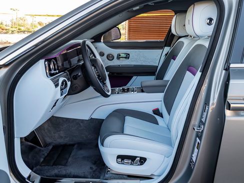 Certified 2026 Rolls-Royce Ghost Extended Wheelbase AWD/4WD image 36