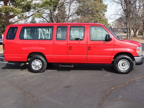 Used 2010 Ford E-350 and Econoline 350 Extended Wagon Super Duty image 3