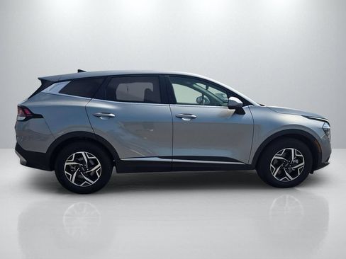 Used 2025 Kia Sportage LX FWD image 4